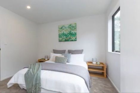 Photo of property in 32 Morihana Close, Glen Eden, 0602