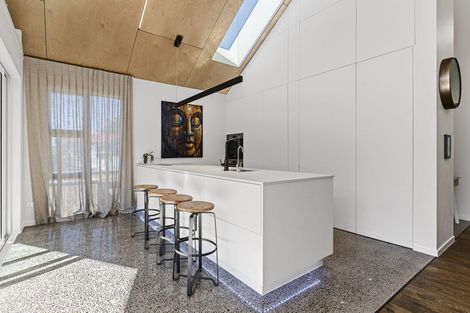 Photo of property in 6 Aubrey Street, New Plymouth, 4310