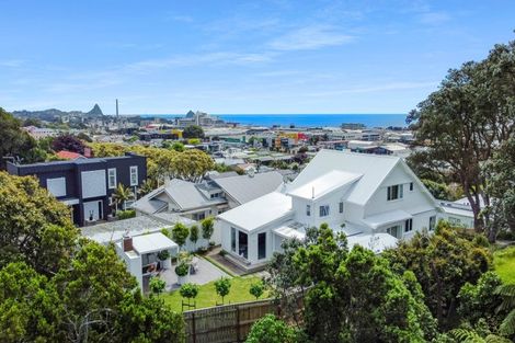 Photo of property in 132 Pendarves Street, New Plymouth, 4312