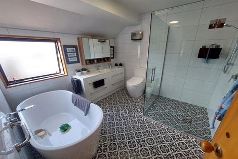 Photo of property in 7 Derenzy Place, Avonhead, Christchurch, 8042