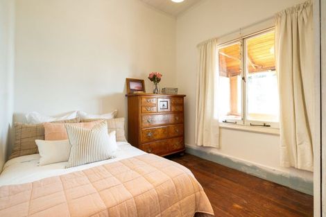 Photo of property in 33 Seapoint Road, Bluff Hill, Napier, 4110