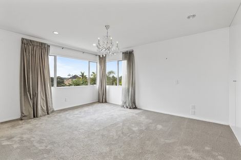 Photo of property in 38 Kittiwake Drive, Schnapper Rock, Auckland, 0632