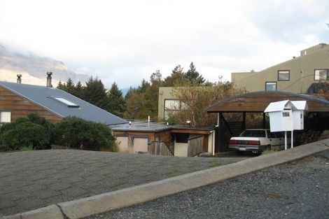 Photo of property in 15a Thorn Crescent, Fernhill, Queenstown, 9300