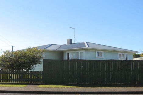 Photo of property in 1 Kerry Place, Papakura, 2110