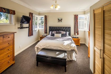 Photo of property in 41 Saint Ronans Avenue, Waterloo, Lower Hutt, 5011