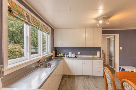 Photo of property in 9 Collins Street, Waipawa, 4210