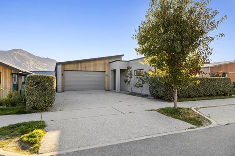 Photo of property in 9 Landsborough Lane, Wanaka, 9305