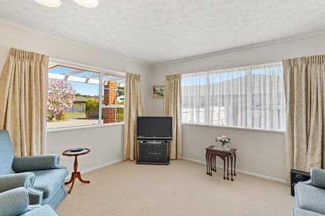 Photo of property in 22 Andrew Street, Waikanae, 5036