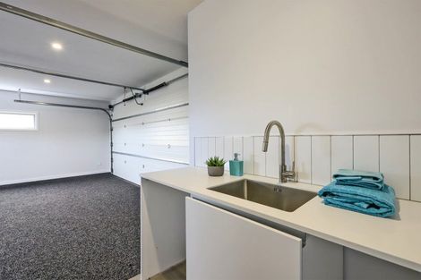 Photo of property in 9 Cassin Place, Taradale, 4112