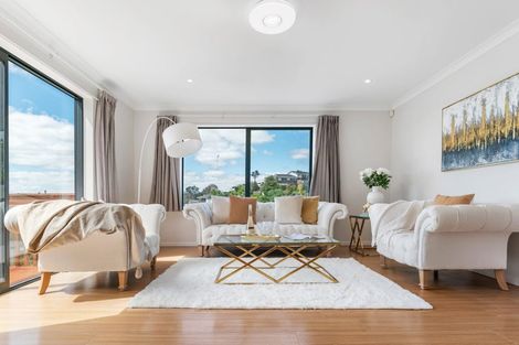 Photo of property in 34a Sovereign Place, Glenfield, Auckland, 0629