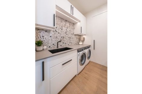 Photo of property in 17 Kapuka Lane, Wanaka, 9305