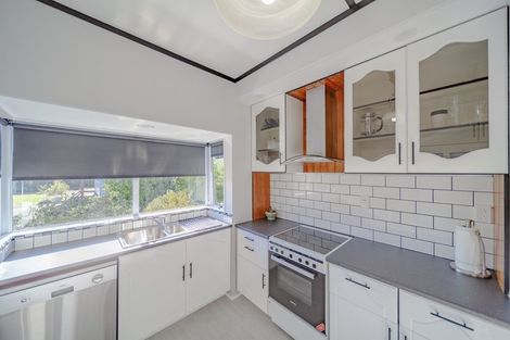 Photo of property in 24 Melville Street, Waipawa, 4210