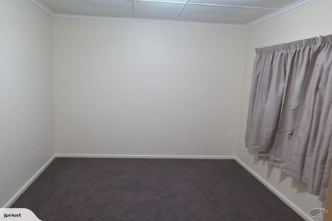 Photo of property in 14 Savoy Road, Glen Eden, Auckland, 0602