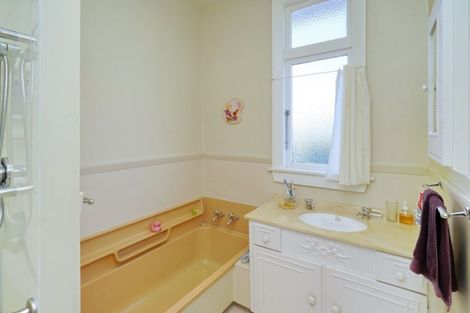 Photo of property in 32 Tower Street, Hornby, Christchurch, 8042