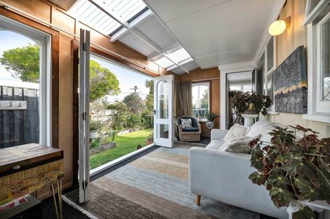 Photo of property in 8 Omata Road, Westown, New Plymouth, 4310