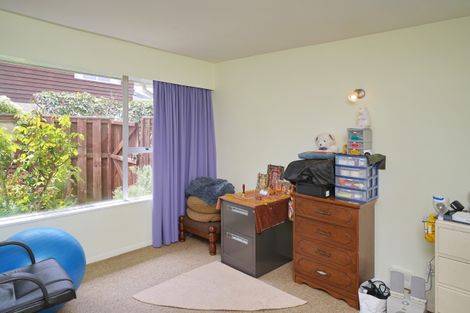 Photo of property in 23 Crofton Road, Harewood, Christchurch, 8051