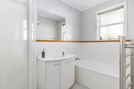 Photo of property in 66 Taylor Terrace, Tawa, Wellington, 5028