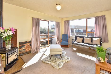 Photo of property in 55 Catkin Crescent, Papatoetoe, Auckland, 2025