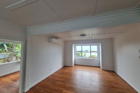 Photo of property in 54 Pioneer Road, Moturoa, New Plymouth, 4310