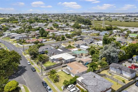 Photo of property in 42 Tiraumea Drive, Pakuranga, Auckland, 2010