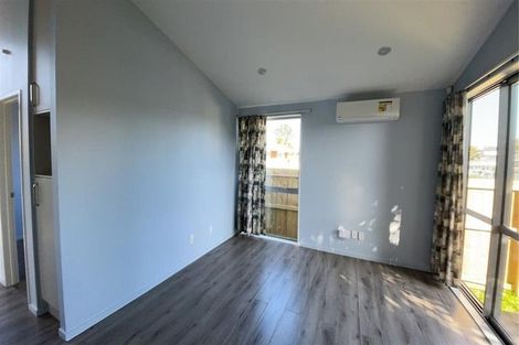 Photo of property in 105 Mahia Road, Wattle Downs, Auckland, 2103