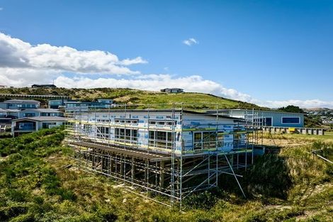 Photo of property in 24 Grumman Lane, Newlands, Wellington, 6037