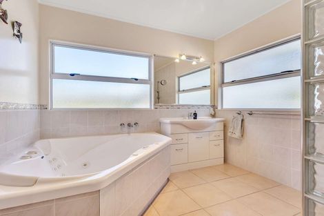 Photo of property in 70 Nilgiri Road, Poraiti, Napier, 4182