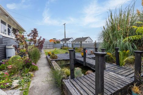 Photo of property in 52 Kowhai Street, Castlecliff, Whanganui, 4501