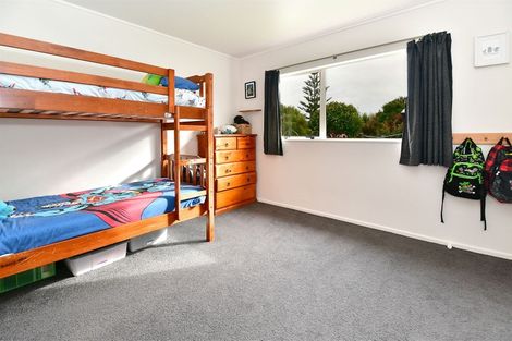 Photo of property in 1/137 Awaroa Road, Helensville, 0800