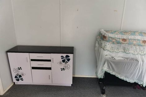 Photo of property in 35 Malmo Place, Massey, Auckland, 0614