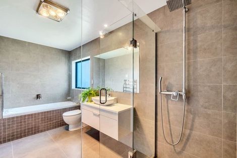 Photo of property in 14 Platinum Rise, Ranui, Auckland, 0612