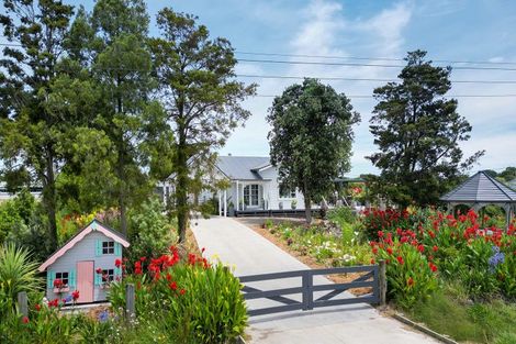 Photo of property in 104 Ferry Road, Clive, 4102