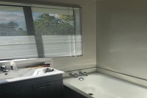 Photo of property in 109 Manuroa Road, Takanini, 2112