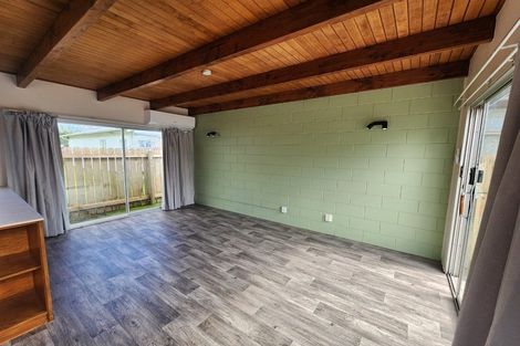 Photo of property in 3 Glen Norman Avenue, Henderson, Auckland, 0610