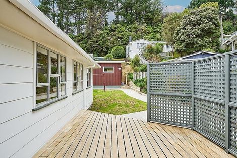 Photo of property in 4 Thomson Grove, Stokes Valley, Lower Hutt, 5019