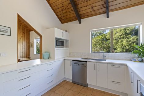 Photo of property in 62e Poplar Grove, Whalers Gate, New Plymouth, 4310