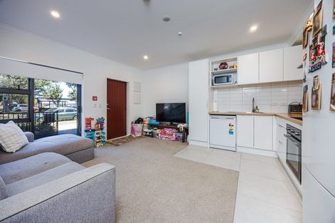 Photo of property in 4/20 Bader Drive, Mangere, Auckland, 2022