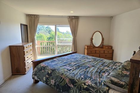 Photo of property in 37 Lorikeet Place, Unsworth Heights, Auckland, 0632