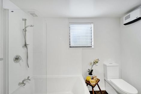 Photo of property in 8 Hobday Lane, Mount Pleasant, Christchurch, 8081