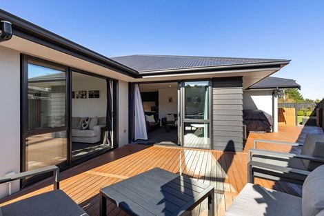 Photo of property in 40 Freedom Drive, Kelvin Grove, Palmerston North, 4414