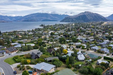 Photo of property in 35 Beech Street, Wanaka, 9305