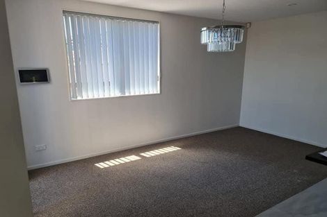 Photo of property in 21 Kirikiri Drive, Papakura, 2110
