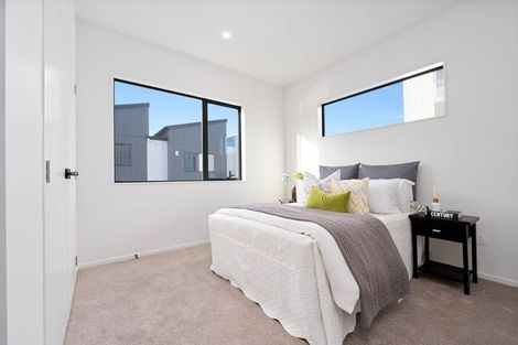 Photo of property in 64d Triangle Road, Massey, Auckland, 0614