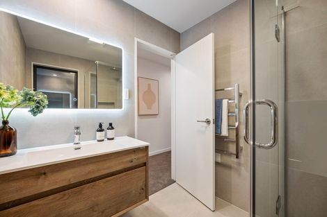 Photo of property in 3c Margaret Place, Milford, Auckland, 0620