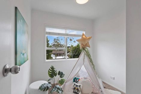 Photo of property in 18a Puketitiro Street, Glen Eden, Auckland, 0602