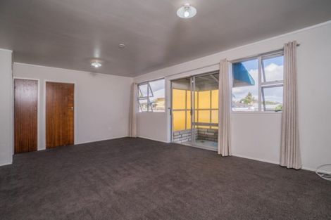 Photo of property in 2/18 James Road, Manurewa, Auckland, 2102