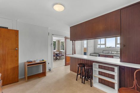 Photo of property in 343 Mount Pleasant Road, Mount Pleasant, Christchurch, 8081
