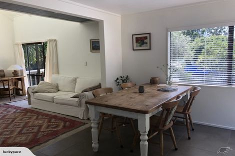 Photo of property in 2/99 Konini Road, Titirangi, Auckland, 0604