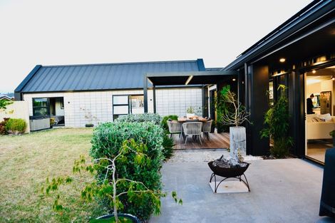 Photo of property in 16 Kaniera Terrace, Cambridge, 3434