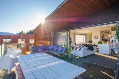 Photo of property in 8 Edgewood Place, Wanaka, 9305